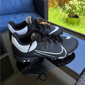 Nike Black and White Athletic Shoes